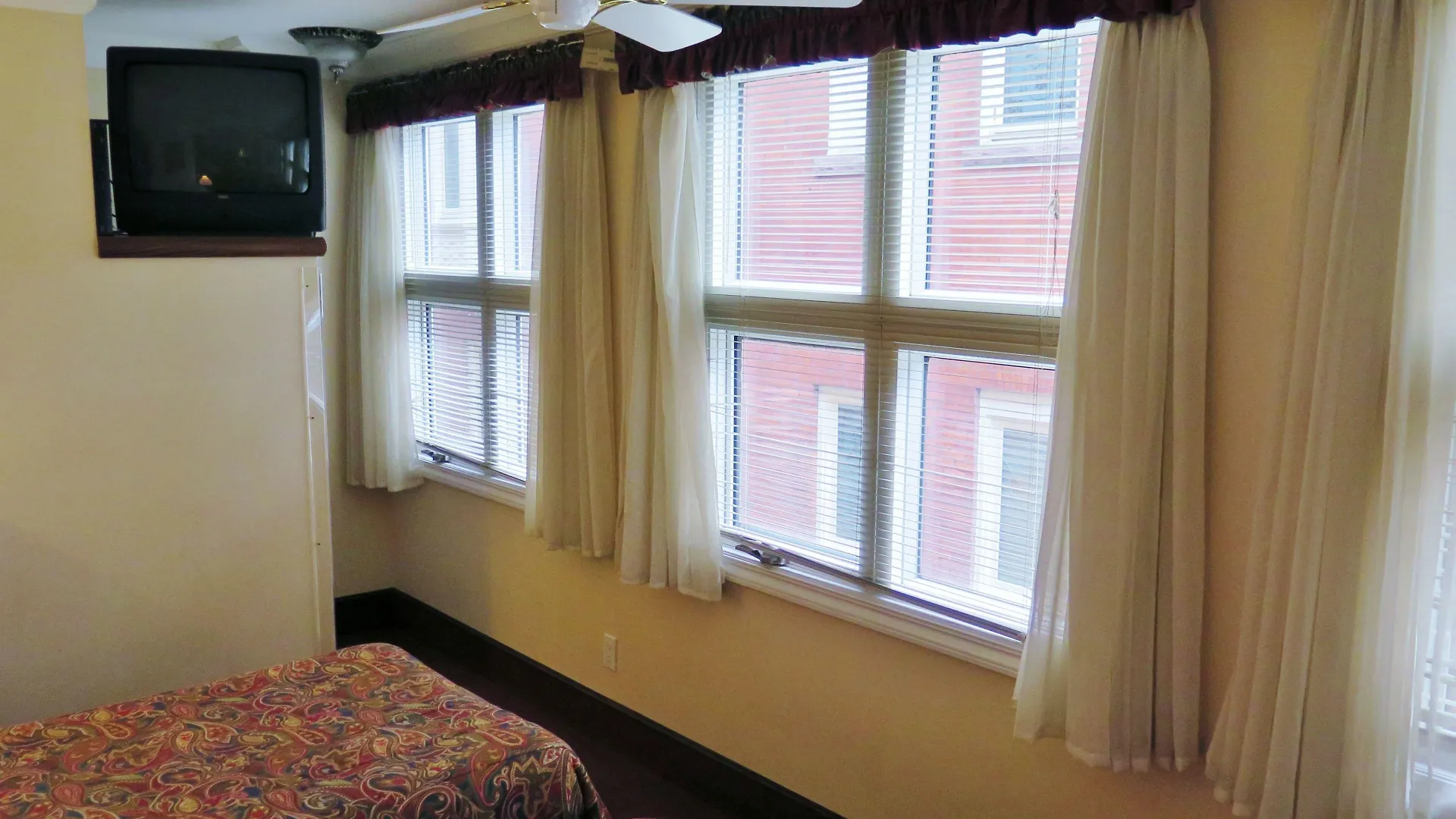 Madison Manor Boutique Hotel Toronto 3*,  Kanada